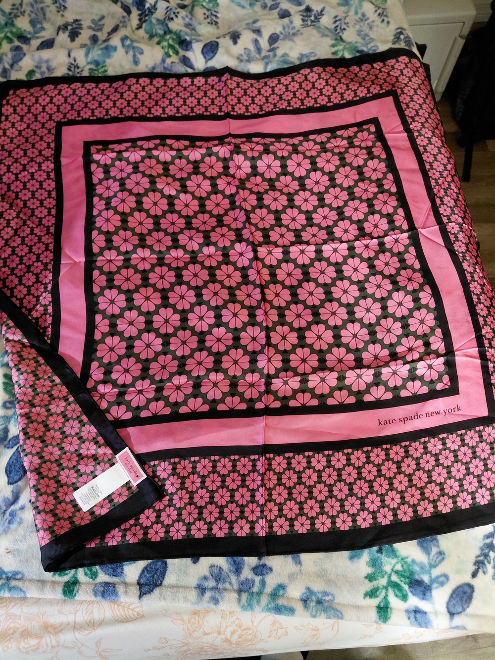 NWT Kate Spade New York 100% Silk Spade Flower Scarf Forest Floor Pink